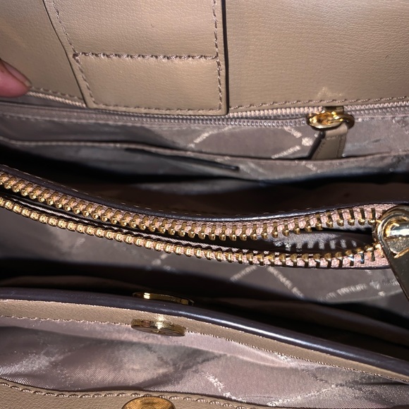 Authentic Michael kors bag. Used once! Very clean w/ dust bag! - Picture 4 of 4